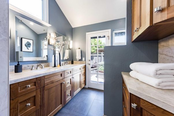 Bathroom, Dual Sink Vanities, Interior, Recessed Lighting