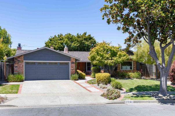 Attached, Exterior, Facade, Brick Facade, Ranch
