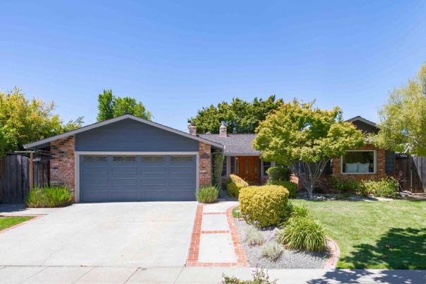 Attached, Exterior, Facade, Brick Facade, Ranch