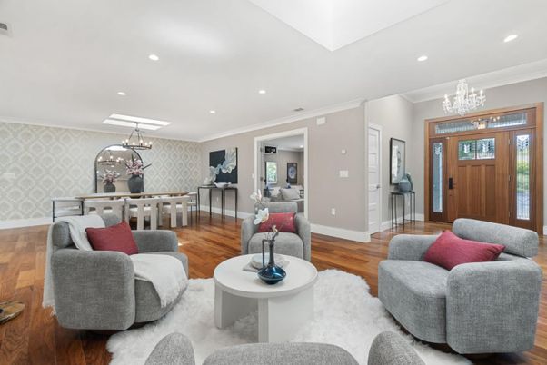 Chandelier, Dining room, Interior, Living room, Pendant Lights, Recessed Lighting, Wood Texture Flooring