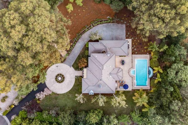 Exterior, Drone