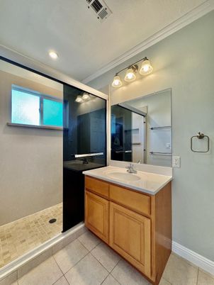 Bathroom, Dual Sink Vanities, Interior, Recessed Lighting