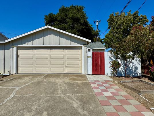 Detached Garage, Exterior