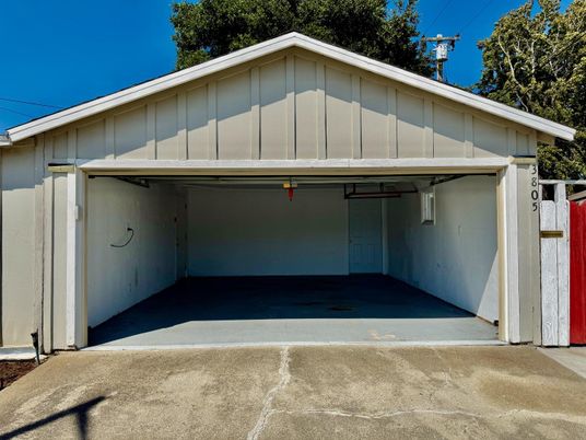 Detached Garage, Exterior