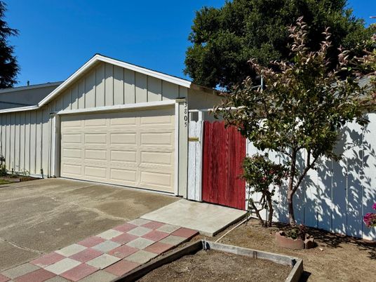 Detached Garage, Exterior