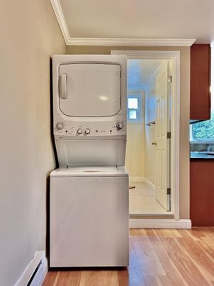 Interior, Utility Closets, Washer, Wood Texture Flooring