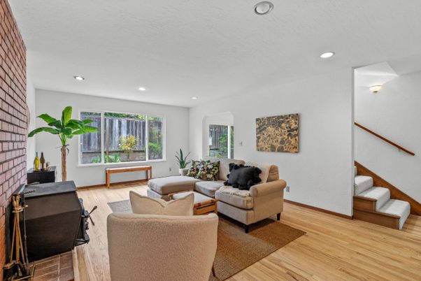 Interior, Living room, Recessed Lighting, Wood Texture Flooring