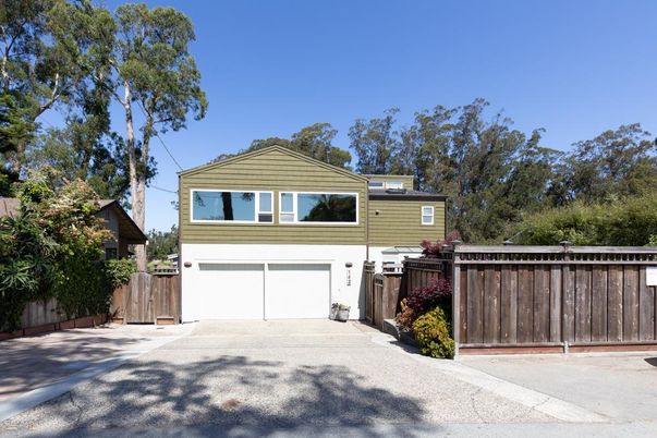 Attached, Exterior, Facade, Raised Ranch
