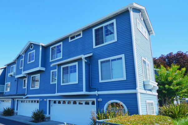 Attached, Exterior, Facade, Rowhouse