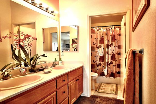 Bathroom, Dual Sink Vanities, Interior