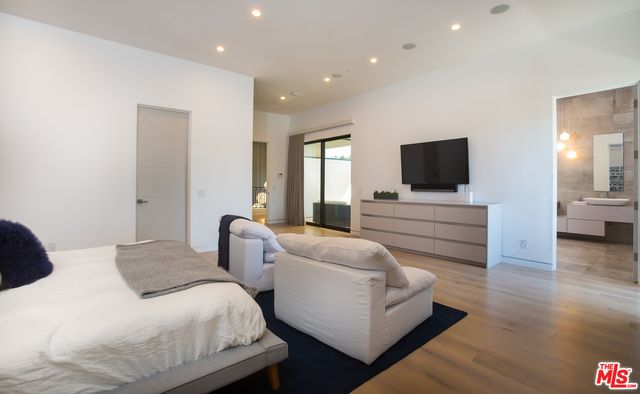Bathroom, Bedroom, Interior, Recessed Lighting, Wood Texture Flooring