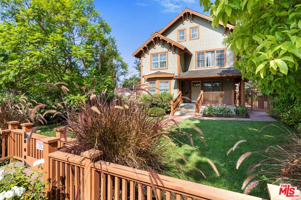 Backyard, Exterior, Facade, Queen Anne Victorian