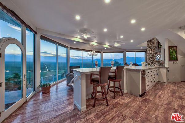 Interior, Kitchen, Recessed Lighting, Water
