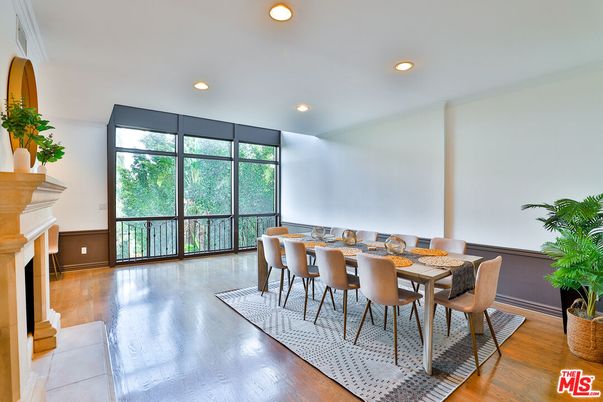 Dining room, Fireplace, Interior, Recessed Lighting, Wood Texture Flooring