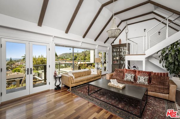 Interior, Living room, Pendant Lights, Wooden Beams, Wood Texture Flooring