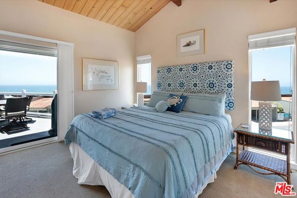 Bedroom, Interior, Water, Wooden Beams, Wooden Ceilings