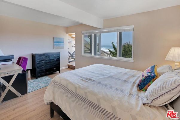 Bedroom, Interior, Water, Wood Texture Flooring