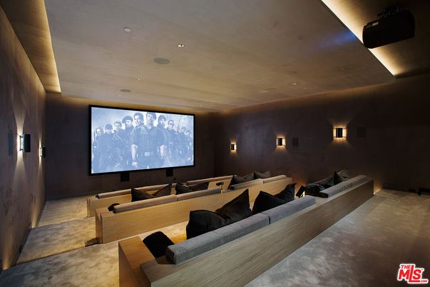 Interior, Projection Screen, Recessed Lighting, Theatre Room