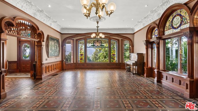 Chandelier, Interior, Recessed Lighting, Wood Texture Flooring