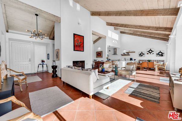 Interior, Living room, Pendant Lights, Wooden Beams, Wooden Ceilings