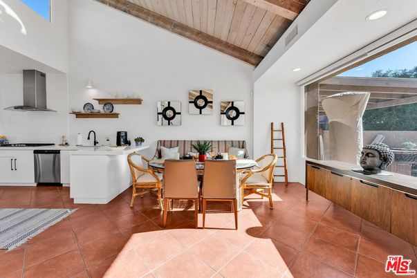 Dining room, Interior, Kitchen, Recessed Lighting, Wooden Beams, Wooden Ceilings