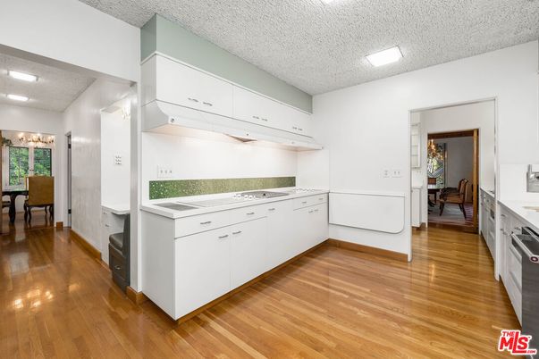 Dining room, Interior, Kitchen, Recessed Lighting, Wood Texture Flooring