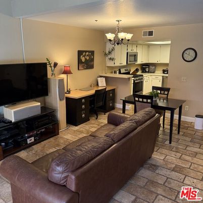 Chandelier, Dining room, Interior, Kitchen, Living room