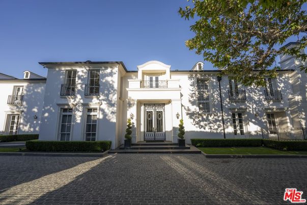 Exterior, Facade, French Provincial