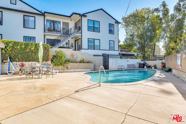 Exterior, Pool