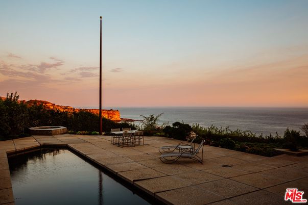 Exterior, Pool, Water
