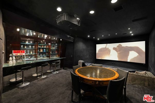 Interior, Projection Screen, Recessed Lighting, Theatre Room