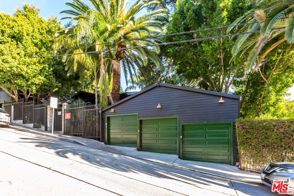Detached Garage, Exterior