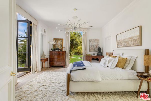 Bedroom, Interior, Pendant Lights, Wood Texture Flooring
