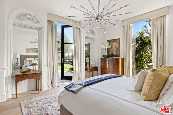 Bedroom, Interior, Pendant Lights, Wood Texture Flooring