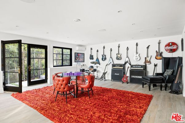 Dining room, Fitness Equipment, Interior, Recessed Lighting, Wood Texture Flooring