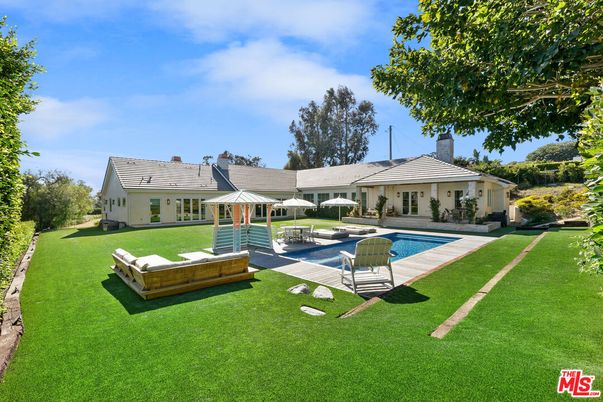 Backyard, Exterior, Pool