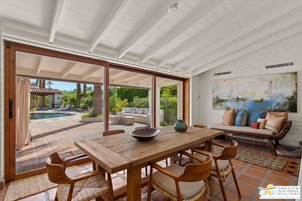 Dining room, Interior