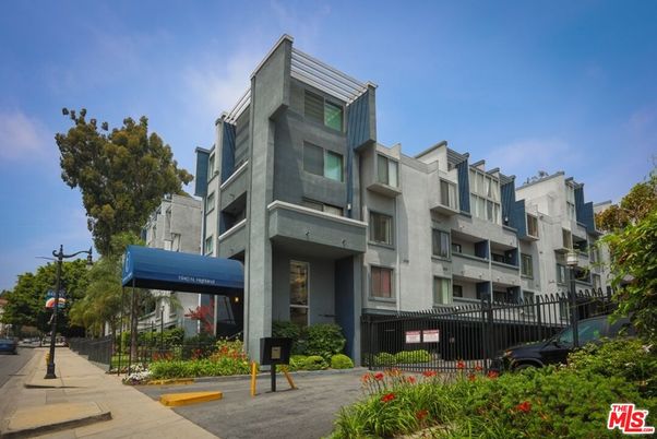 Exterior, Facade, Condo Building