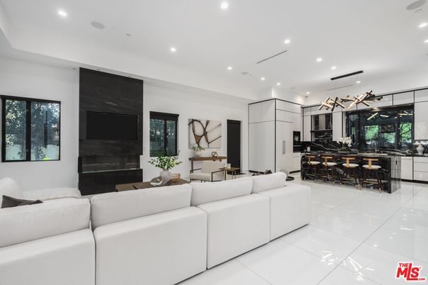 Dining room, Interior, Kitchen, Living room, Pendant Lights, Recessed Lighting