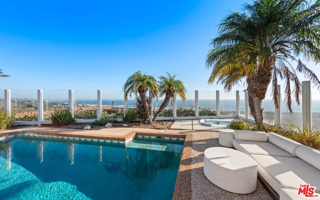 Exterior, Pool, Water