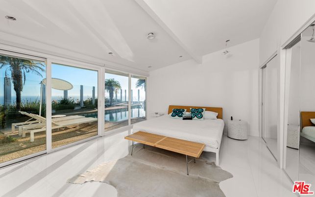 Bedroom, Interior, Water