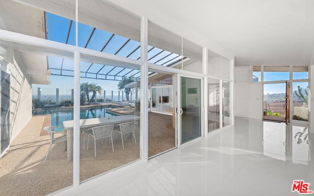 Interior, Water
