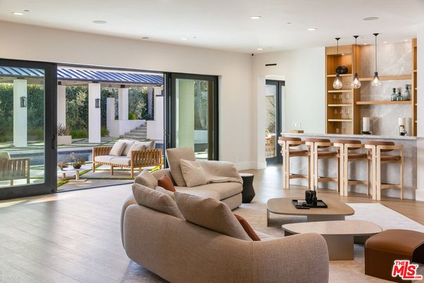 Interior, Living room, Pendant Lights, Recessed Lighting, Wood Texture Flooring