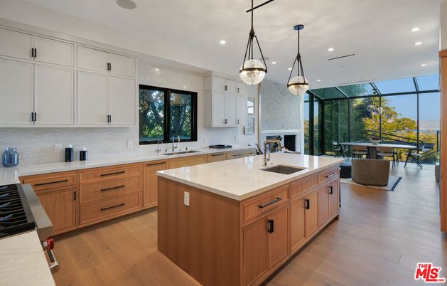 Dining room, Interior, Kitchen, Pendant Lights, Recessed Lighting, Wood Texture Flooring