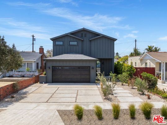 Attached, Exterior, Facade, Farmhouse