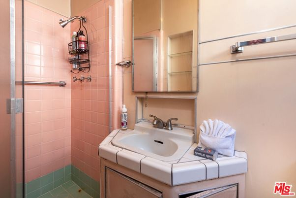 Bathroom, Interior, Tile Countertops