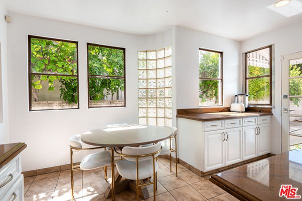 Dining room, Interior, Recessed Lighting