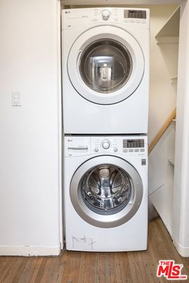 Interior, Utility Closets, Washer, Wood Texture Flooring