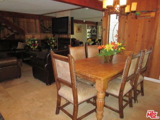 Chandelier, Dining room, Interior, Living room