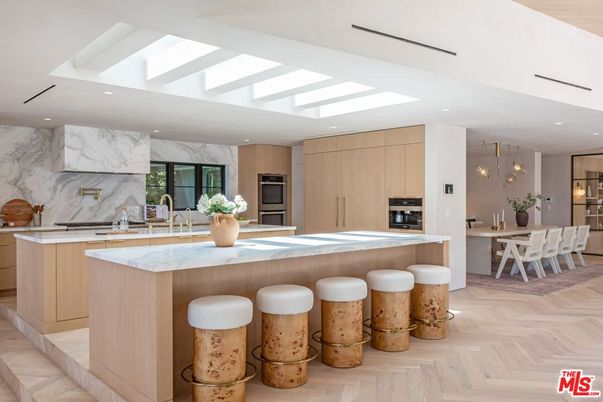 Dining room, Interior, Kitchen, Marble Walls, Pendant Lights, Recessed Lighting, Stainless Steel Appliances, Wood Texture Flooring